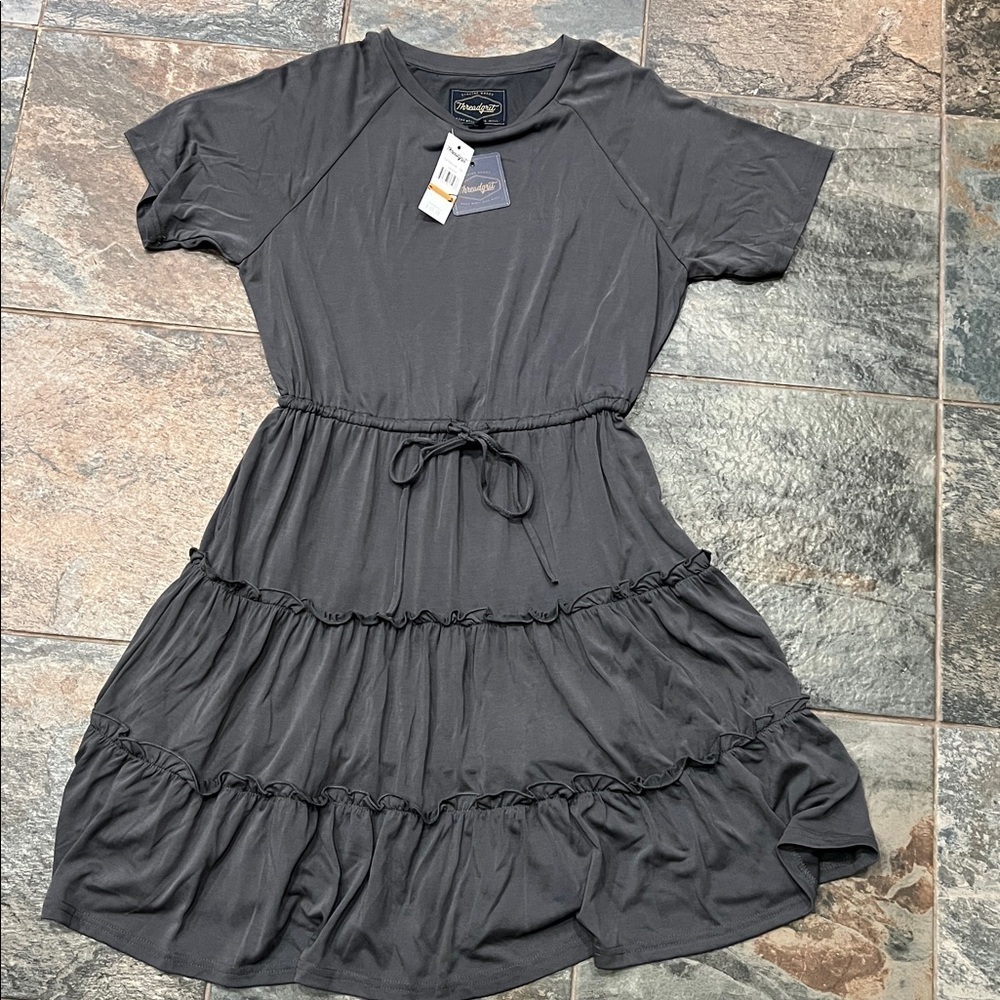 NWT Gray Short Sleeve Tiered Dress